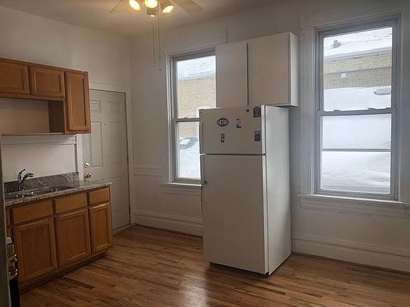 4th image of 1253 N Cleaver St Floor 2