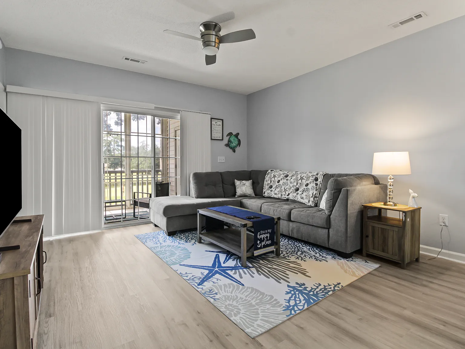 2 bed, 1062 sqft, $1,900 — Photo 4