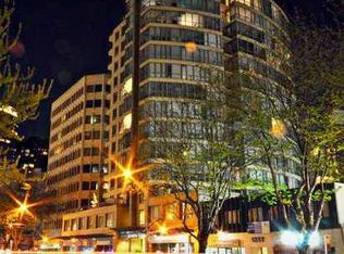 1238 Burrard St #904, Vancouver, BC V6Z 3E1