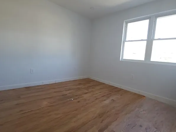 5502 Avenue L image 15 of 20