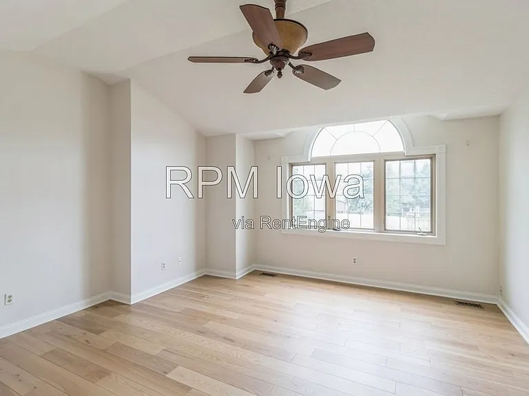 13585 Summit Dr — Photo 19