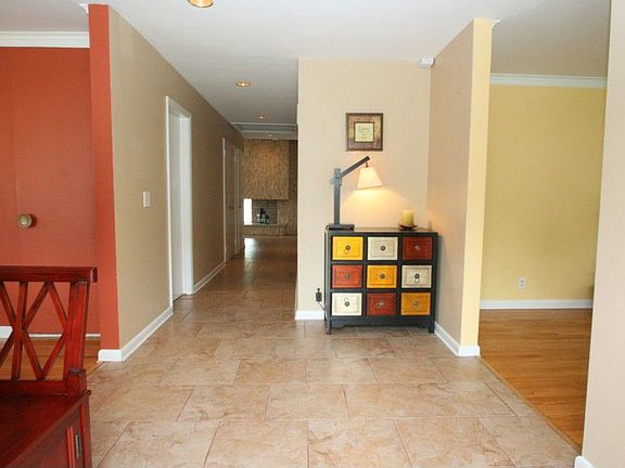 3rd image of 16 Plymouth Pl