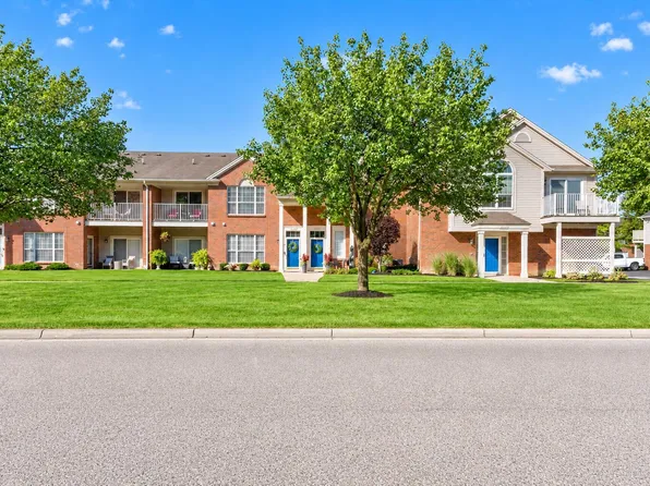 51731 Adler Park Dr W, Chesterfield, MI 48051