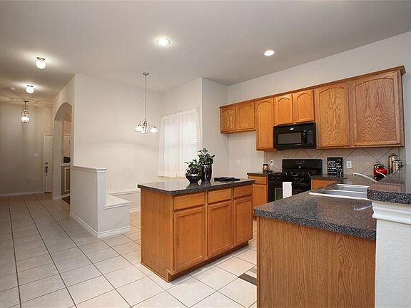 5th image of 1233 Caudle Ln