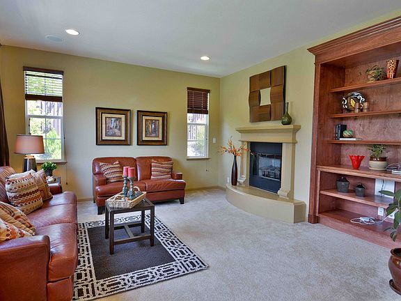 Family Room - Distr. Sound!