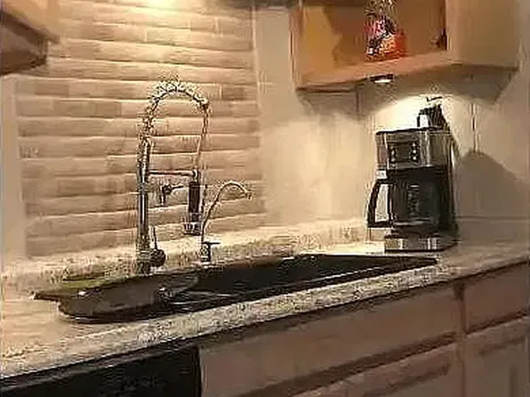 818 NW 55th Ter, Miami, FL 33127