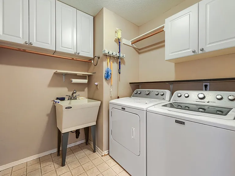 15084 Persimmon Way — Photo 20