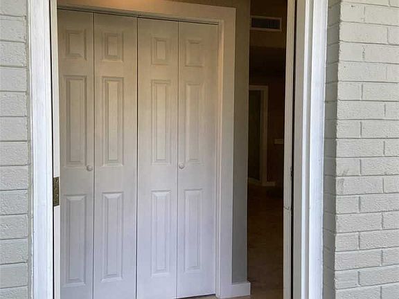 2nd image of 5607 Fairview Dr