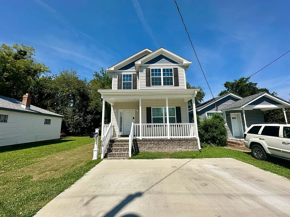 1218 Summit Ave
