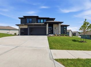 1628 SW Arborway Ter, Lees Summit, MO 64082