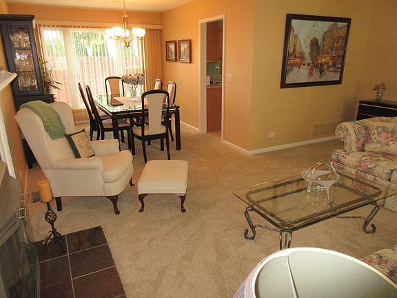 3rd image of 34 Yardley Ln