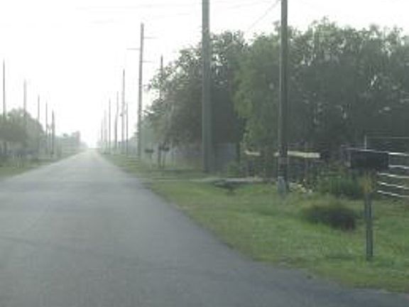 Exterior Neighborhood (street photo)