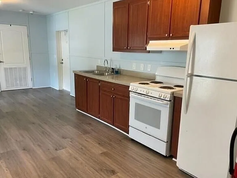 1025 Allen Pl SE — Photo 5