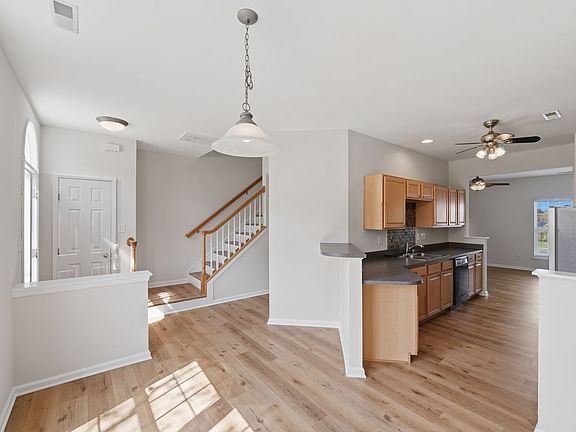 5th image of 4957 Sunburst Ln