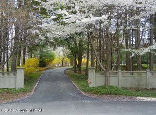 149 Devonshire Dr, Stroudsburg, PA 18360