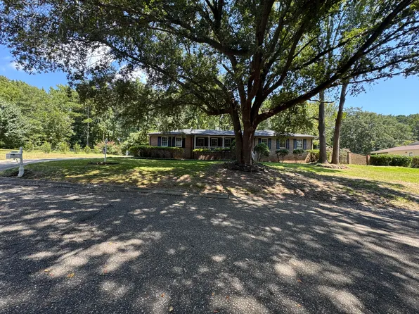 2585 Redwood Dr, Dalzell, SC 29040