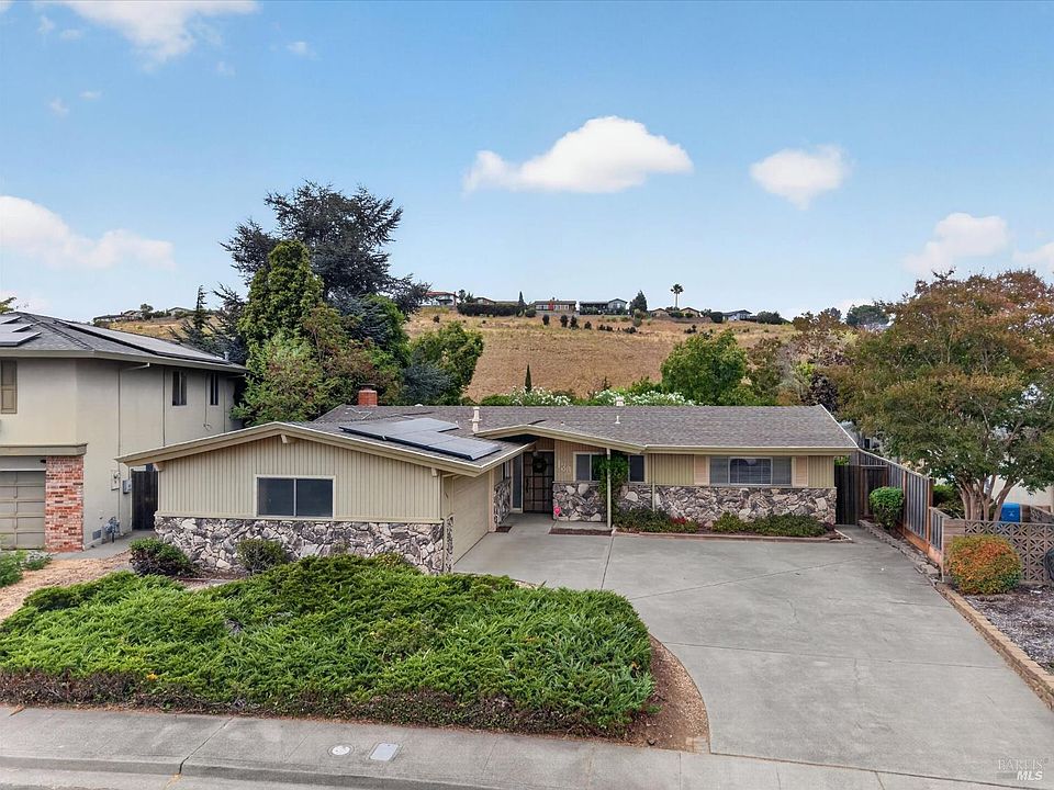 1st image of 130 Palomar Lane