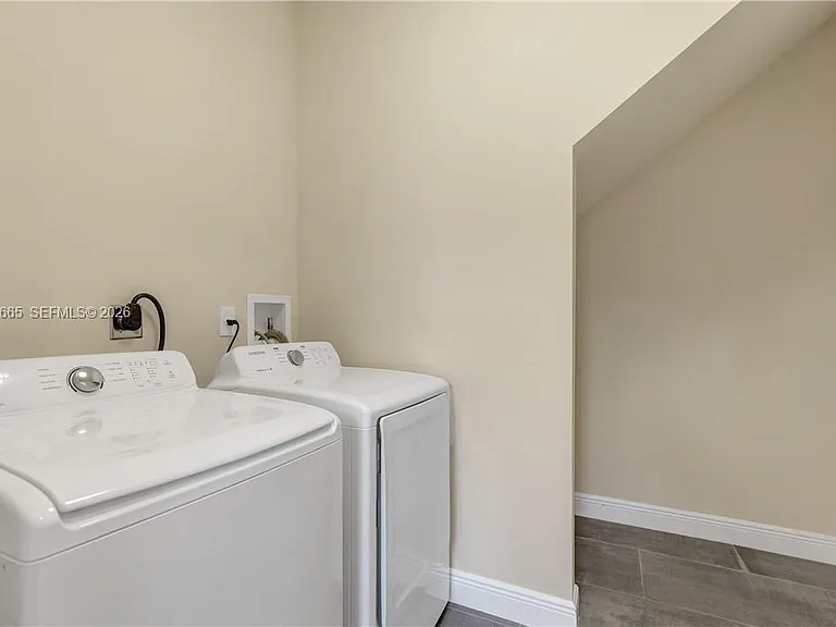 1031 NE 13th Ave — Photo 12