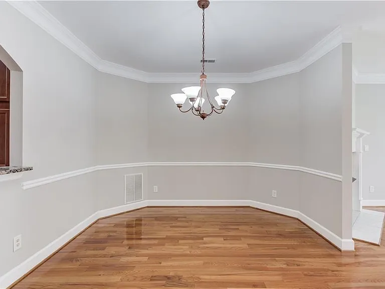 11007 Lorin Way — Photo 10