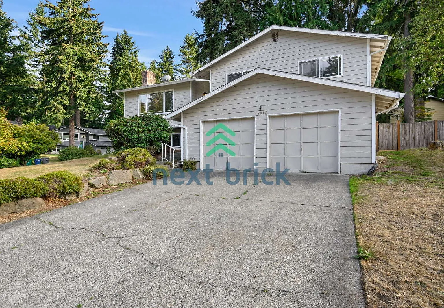 Spacious 4-Bedroom Retreat with 3 Full Baths in the Heart of Redmond 2,490 Sq Ft of Comfort! — Photo 1