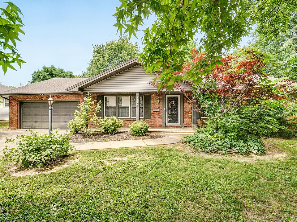 2117 E Montclair Street, Springfield, MO 65804 | Zillow