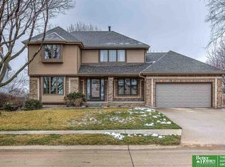 10544 Adams Dr, Omaha, NE 68127