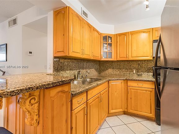 3rd image of 730 Pennsylvania Ave APT 307