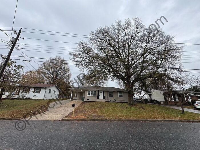 1st image of 516 Efird St