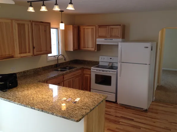 1971 Dennis Dr, Akron, OH 44312