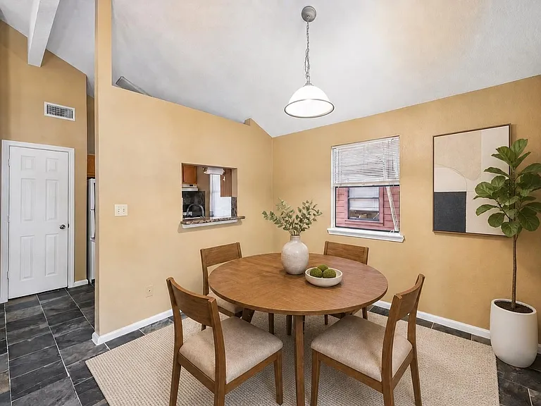 422 Nursery Rd — Photo 5