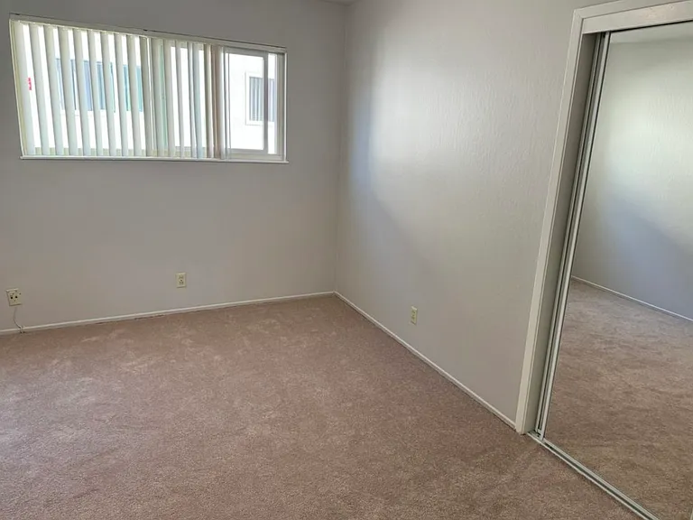 2070 Latham St #2 — Photo 4