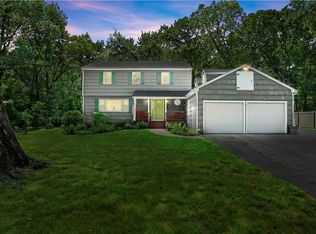 15 Parkwood Rd, Trumbull, CT 06611
