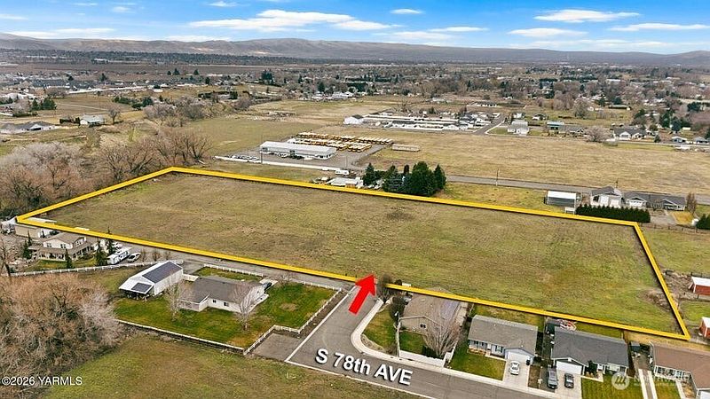 2nd image of 7703 Ahtanum Road