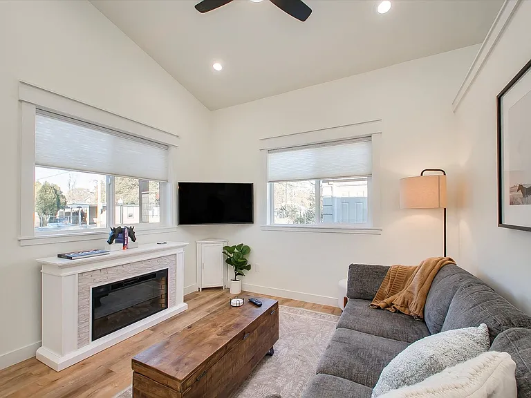 1413 W Rossi St — Photo 7