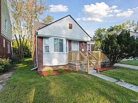 3 bed, 1.0 bath, 998 sqft, $1,450 — Photo 2
