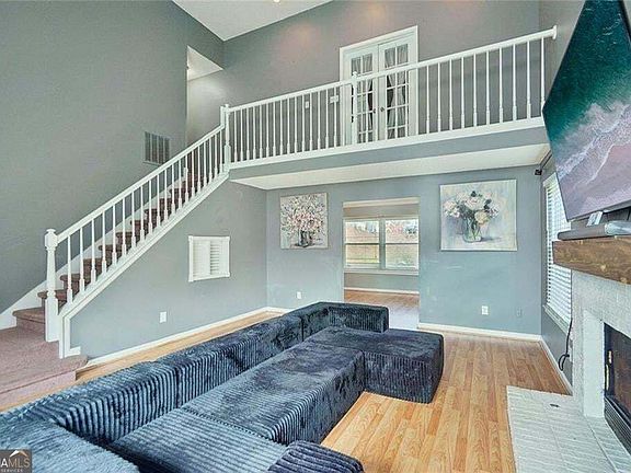 2nd image of 2100 Green Tree Ct