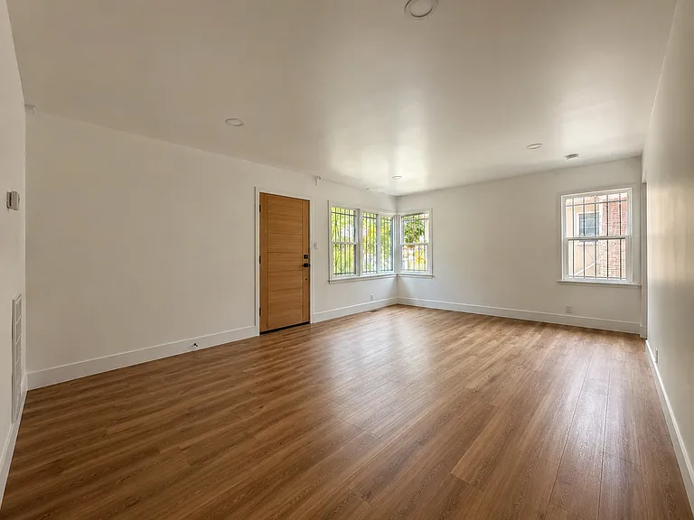 2822 Waverly Dr — Photo 4