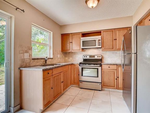 5th image of 1751 Jade Ave