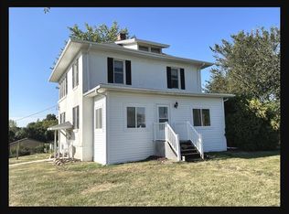 1316 E Briggs Dr, Macon, MO 63552