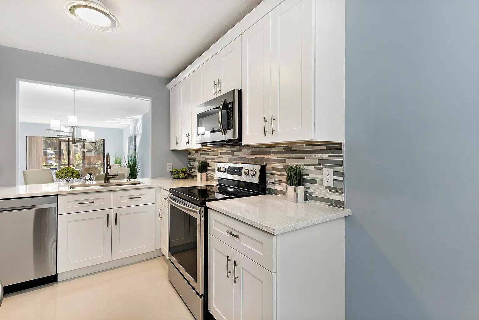2 bed, 2.0 bath, 1128 sqft, $4,500 — Photo 3