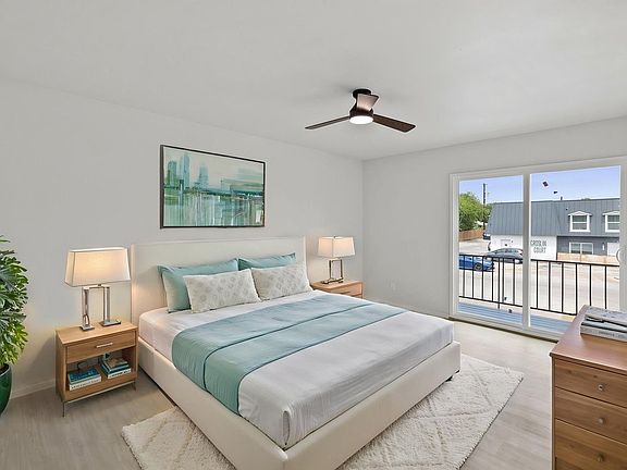 2nd image of 301 E Croslin St #103