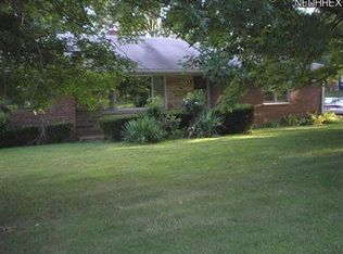 1050 Robinson Ave, Barberton, OH 44203