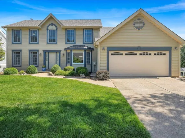 925 Oakgrove Park Ct, Ballwin, MO 63021