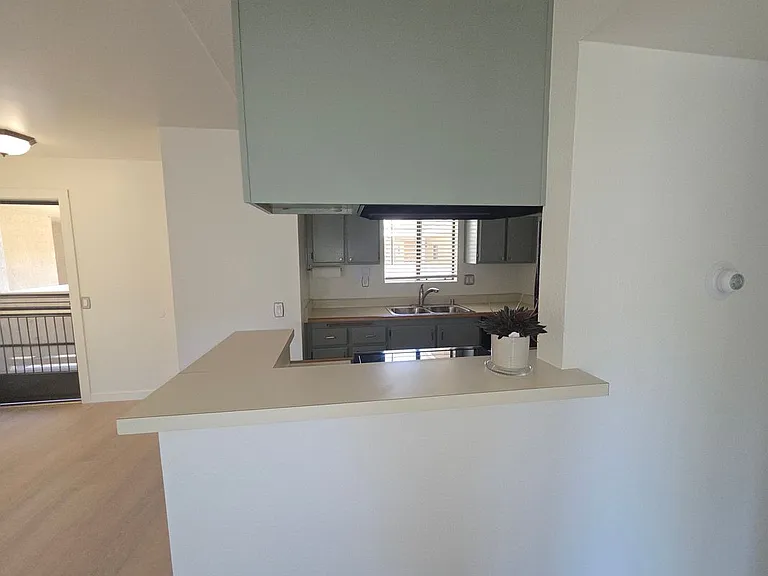 2343 E 17th St #201 — Photo 10