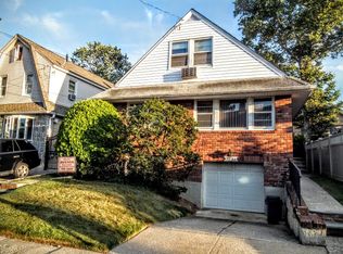 15748 11th Ave, Whitestone, NY 11357