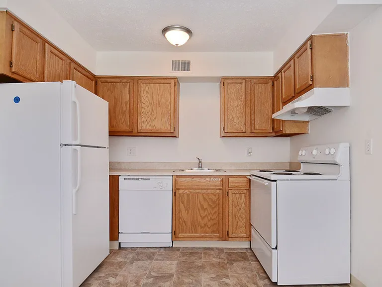 The Hills Apartment Homes — Photo 32