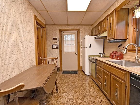 4th image of 362 Hertel Ave