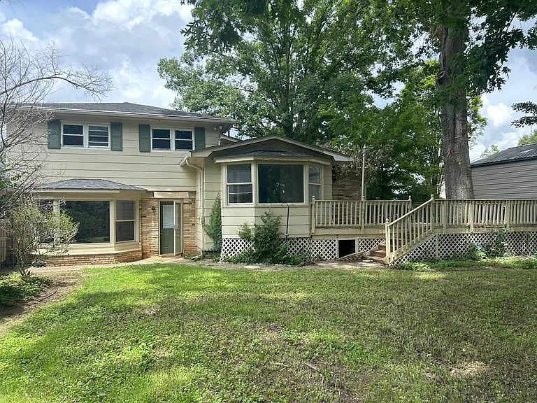 2109 Villaret Dr SW — Photo 1