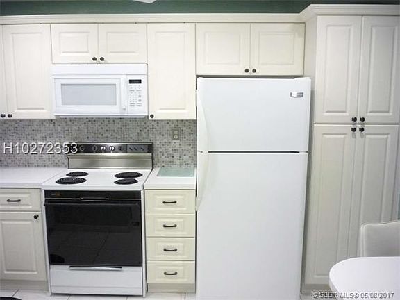 3rd image of 9520 S Hollybrook Lake Dr APT 107