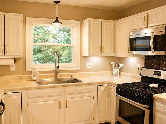 4th image of 147 Pleasant View Rd
